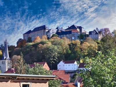 MAXI statt mini... NOBEL statt 08/15... SCHLOSSBLICK statt jwd !