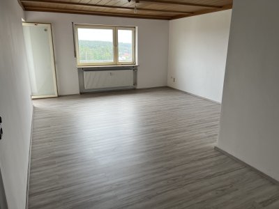 2-Zimmer 60qm, für 1-2 Pesonen, mit EBK und Loggia