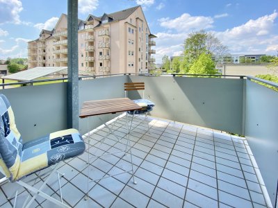 Möbliert/Aufzug/Waschmaschine/Balkon - alles vorhanden :)