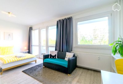 Vollmöblierte 3 Zimmer Wohnung mit Balkon am Berlin Alexanderplatz