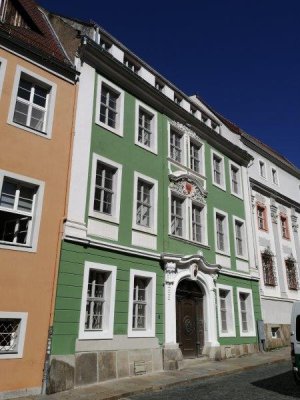 Herrschaftliche 4-Zimmer-Wohnung mit Einbauküche und 2 Bädern