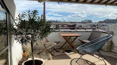 Charmante möblierte Dachgeschosswohnung mit Terrasse in der Maxvorstadt (60 m²)