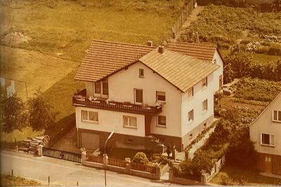 Großzügige Immobilie mit Garten und Nebengebäude