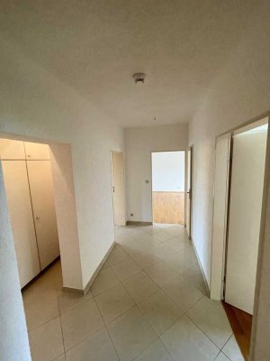 Frisch renoviert! 3-Zimmer-Wohnung in Mainz hartenberg mit Balkon in Uni- & Bahnhofsnähe