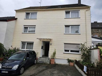 EFH in Bernkastel-Kues, OT Kues, hochwasserfrei mit Parkplätzen, Preis VB