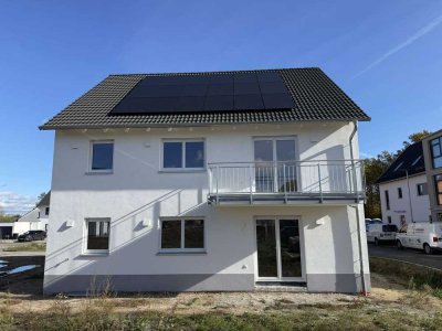 Erstbezug!!! Sonnige 3 Zimmer Wohnung mit großem Garten