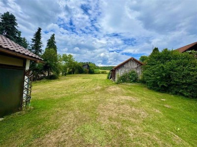 Großes Grundstück trifft auf großes Potenzial – Sanierungsbedürftiges EFH mit ca. 2.452 m² Grund