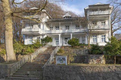 Nostalgie von außen, Moderne von innen: Wohnungen in Bäderstil-Villa