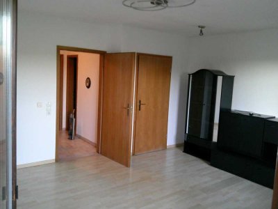 Attraktive und gepflegte 2-Zimmer-Hochparterre-Wohnung mit EBK in Regensburg