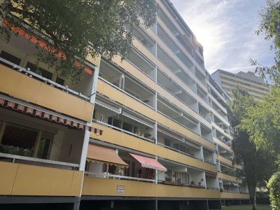 Köln-Rodenkirchen, 2 Zimmer ETW, großer Balkon, 1 TG-Stellplatz