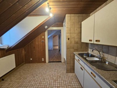 Helle 2-Zimmer Dachgeschosswohnung in Nürnberg-Veilhof