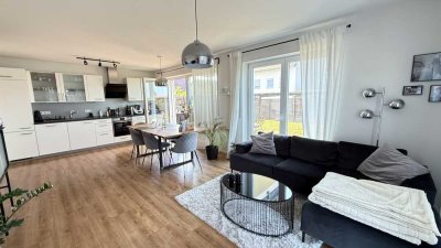STADTNAHES LANDLEBEN! Komfortable neuwertige 3-Zi.-Erdgeschosswohnung mit Süd-Terrasse
