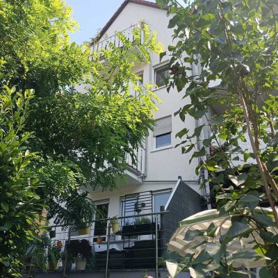 Provisionsfrei, frisch renoviert: Toplage in Bad Vilbel am Kurpark