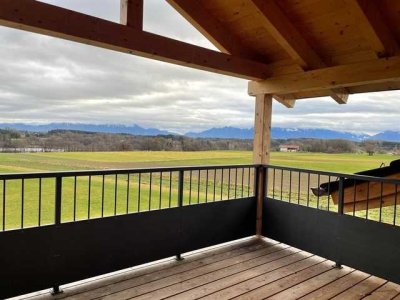 3-Zimmer-Dachgeschosswohnung mit Balkon und EBK in Bad Endorf/Stephanskirchen