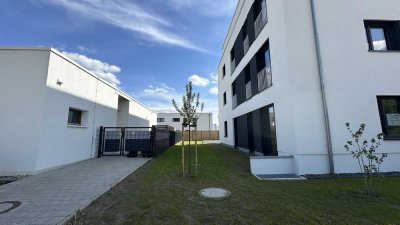 Hochwertig ausgestattete 3-Zimmer-Wohnung mit Terrasse und eigenem großen Gartenanteil!