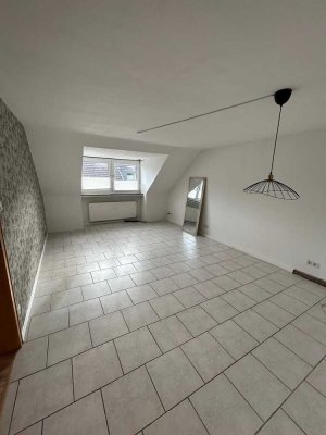 Helle 3,5-Zimmer Wohnung in ruhigem 3-Familienhaus