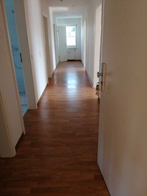 Schöne und gepflegte 4-Raum-Wohnung