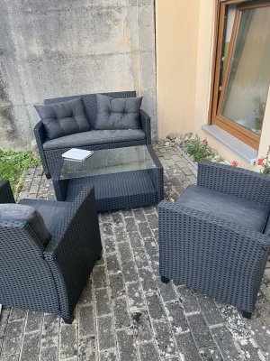 FÜR WOCHENENDPENDLER - ZIMMER MIT KÜCHENZEILE - DUSCHE/WC - AB SOFORT