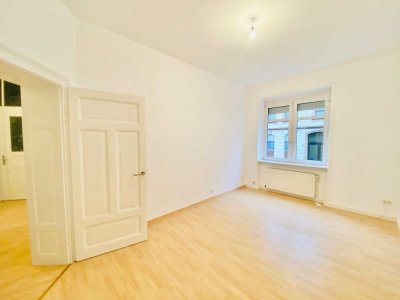 Gemütliche und hochwertige Altbauwohnung mit Einbauküche!