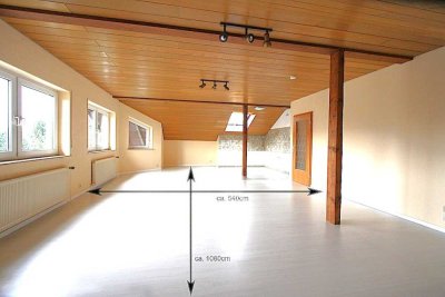 Freundliche und gepflegte 3-Raum-DG-Wohnung in Hünstetten