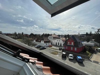 � Sanierte 3-Zimmer-Wohnung mit großer Dachterrasse in ruhiger Lage
