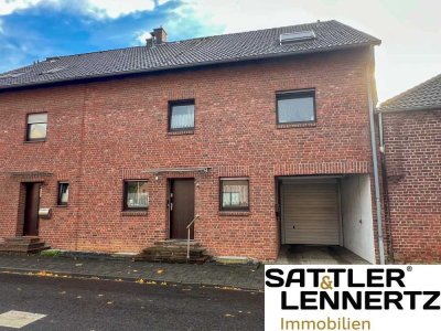 Charmante 2-Zimmer-Dachgeschosswohnung mit Balkon in ländlicher Lage