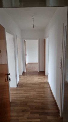 Helle 3-Zimmer Wohnung im 3. OG in Duisburg-Neumühl