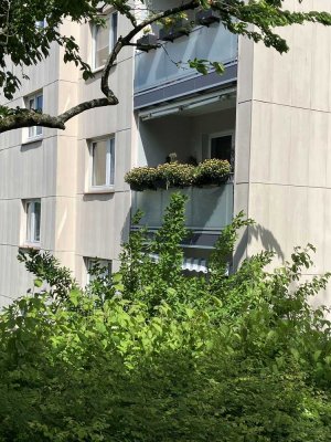 Geschmackvolle, gepflegte 2,5-Raum-Wohnung mit Einbauküche in Essen