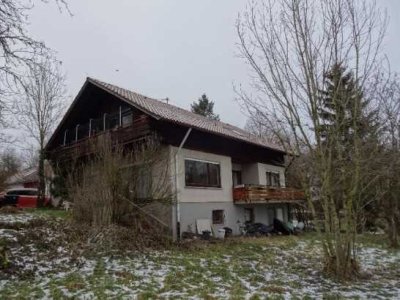 Traumhaftes Zweifamilienhaus mit großem Grundstück – provisionsfrei!