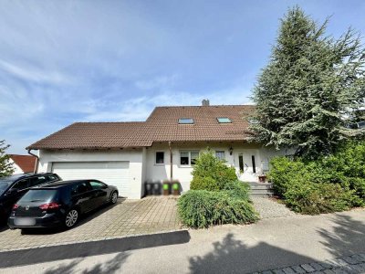 Investition in eine begehrte Lage – Dachgeschosswohnung mit Garage in Langenau!