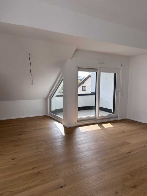 Traumhafte Neubauwohnung mit 5m hohen Decken und Blick auf die Rommelmühle.