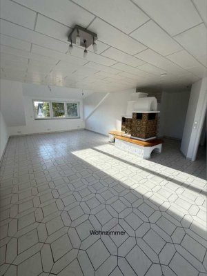 Helle & hochwertige Dachgeschosswohnung in zentraler Lage von Eichenzell – mit Stellplatz