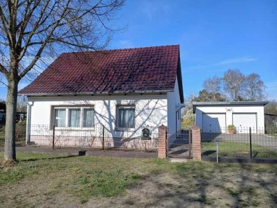 SEHR SCHÖNES KLEINES EINFAMILIENHAUS IM BUNGALOWSTIL IN 15518 BRIESEN