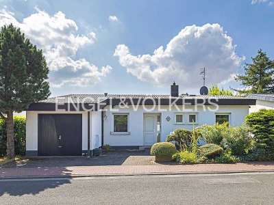 Lichtdurchfluteter Bungalow mit viel Potential und herrlichem Garten