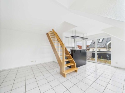 Ab sofort zur Miete frei ! Helle Maisonette Wohnung inkl. Küche + TG Stellplatz in zentraler Lage.