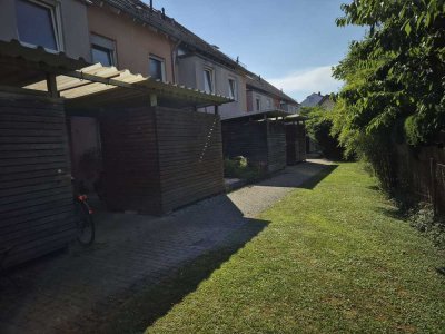 Schönes RMH mit kleinem Garten und Dachterrasse / A.-Pfersee