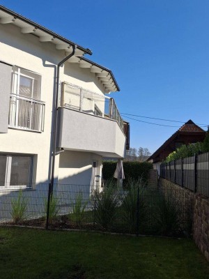 Großzügige, neuwertige 3 Zimmerwohnung