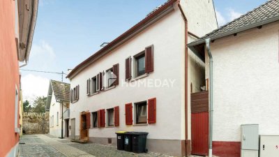 Charmantes Zweifamilienhaus in ruhiger Lage
