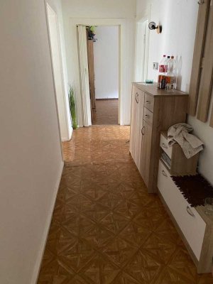Große 4 ZKB Altbauwohnung im 1. OG mit zus. Mansarden auf dem Horeb