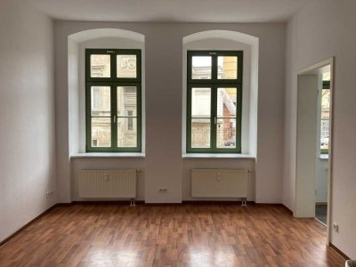 schöne 4-Raum-Wohnung mit Aufzug & Terrasse