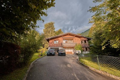Schönes Einfamilienhaus mit großem Garten und viel Stellplatz in Feldkirch