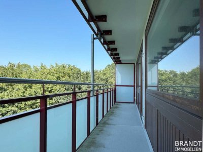 Großzügige 2 Zi.- Eigentumswohnung mit Südwestbalkon und Ausblick in Norderstedt- Garstedt.