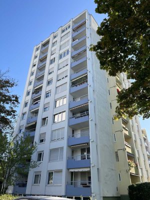 Stilvolle 2,5-Zimmer-Wohnung mit Loggia und EBK in Ludwigsburg Eglosheim