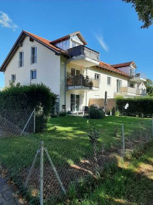Hochwertig leben in ländlicher ruhiger Umgebung – helle und geräumige Erdgeschosswohnung mit Garten