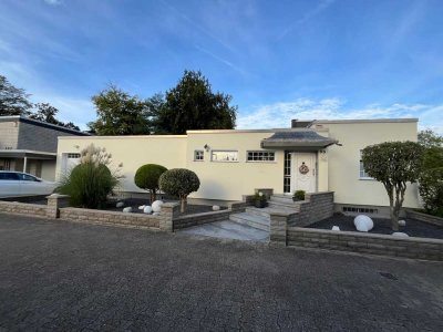 Schöner Bungalow direkt am Bulmker Park gelegen !!! 300 m² Wohn- u. Nutzfläche