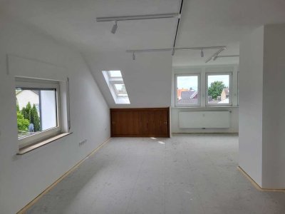 Dachgeschosswohnung 76m² - hell und offen in 3 Fam. Haus