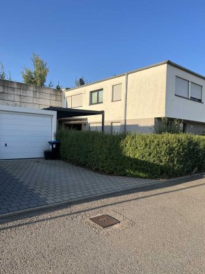 Neuwertiges 4-Zimmer-Haus mit Einbauküche in Kaiserslautern