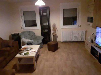 Freundliche 2-Zimmer-Dachgeschosswohnung mit Extra-Kammer als Kleiderschrank