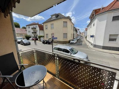 Stilvolle, vollständig renovierte 3-Zimmer-EG-Wohnung mit Balkon und Einbauküche in Ludwigshafen