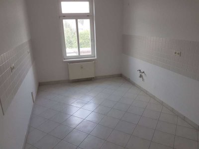 ANSPRECHENDE 5 ZIMMERWOHNUNG MIT 2 BÄDERN (Wanne & Dusche) UND EIGENEN GARTEN!